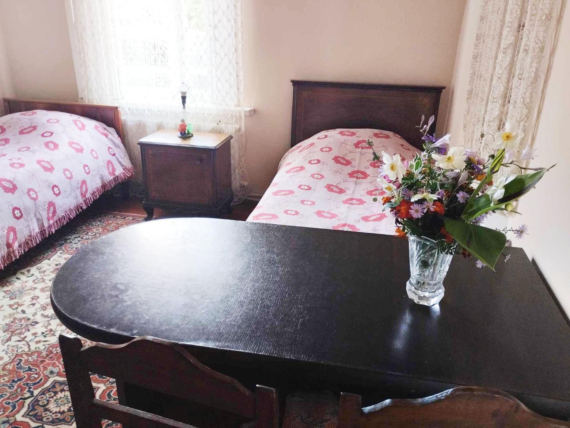 Guest House Tall Rooms Zugdidi Eksteriør bilde