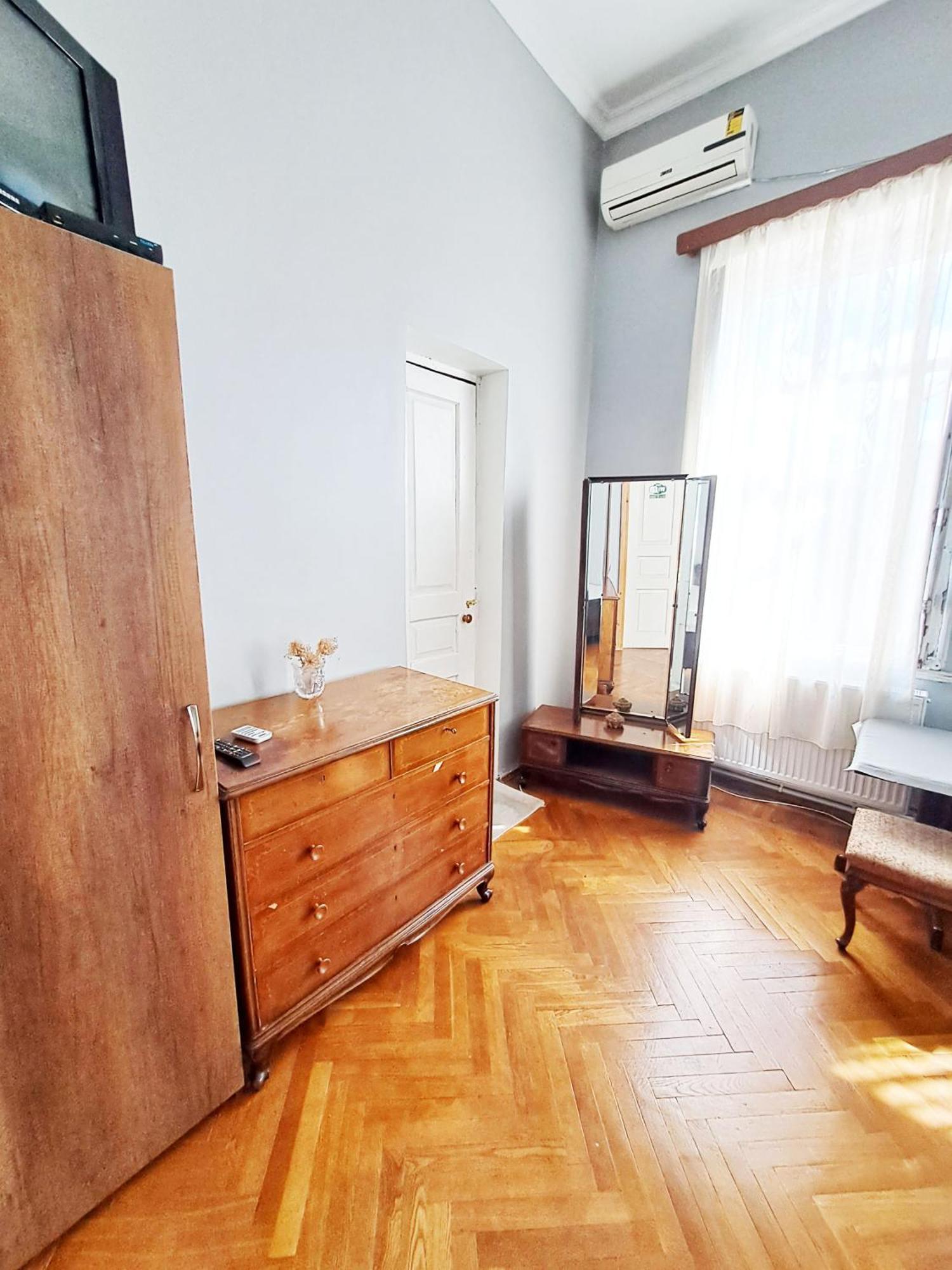 Guest House Tall Rooms Zugdidi Eksteriør bilde