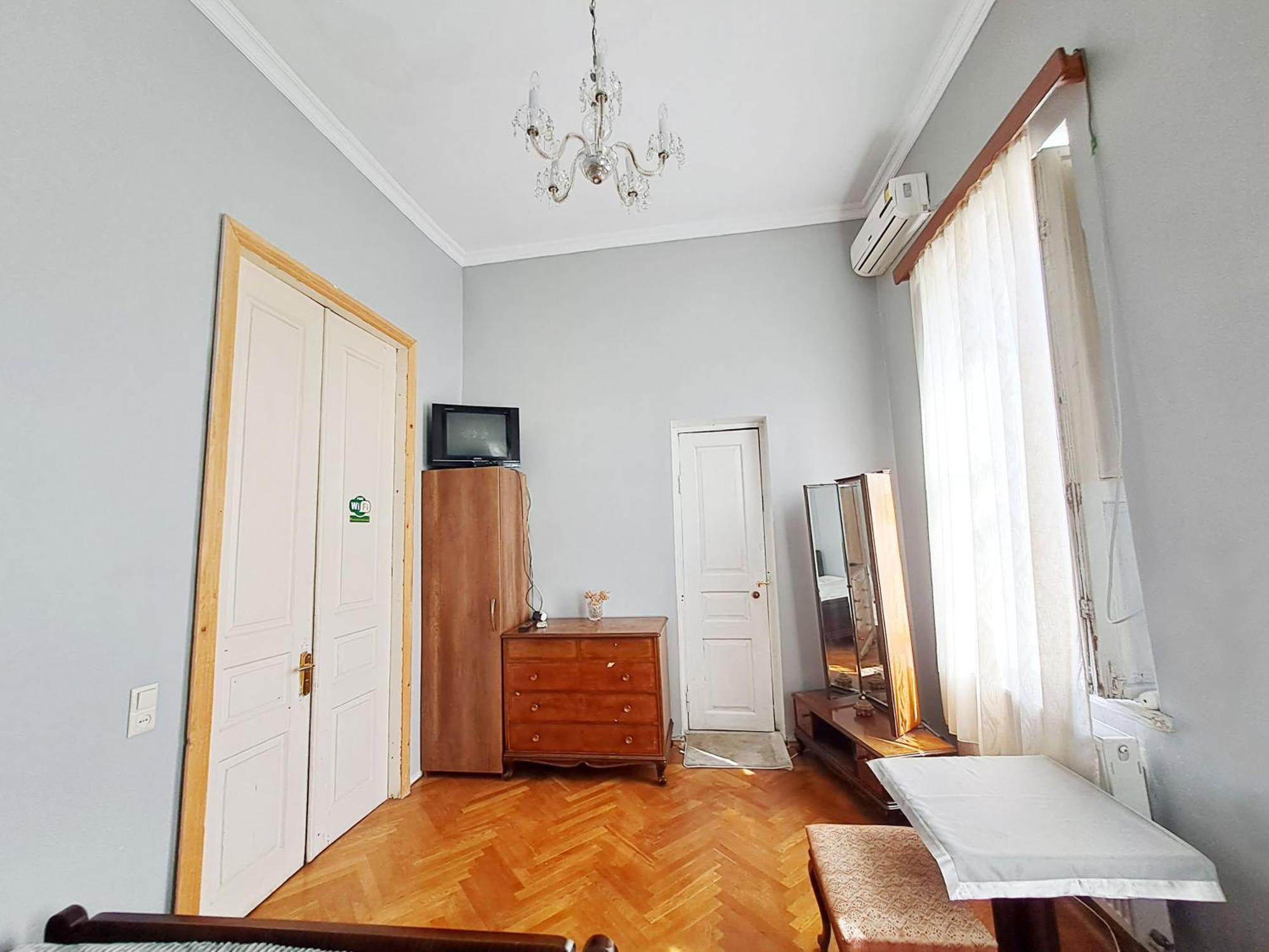 Guest House Tall Rooms Zugdidi Eksteriør bilde