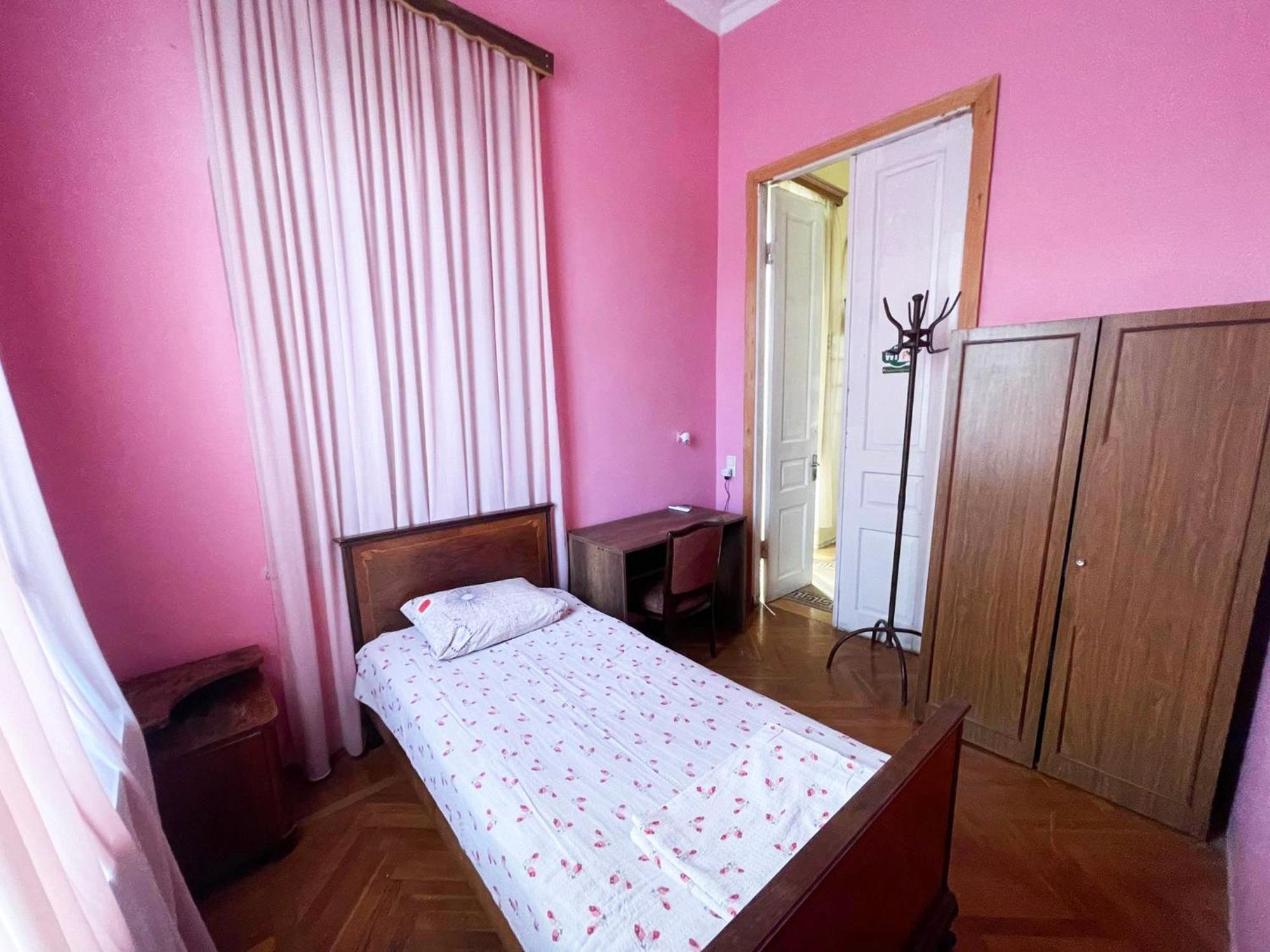 Guest House Tall Rooms Zugdidi Eksteriør bilde