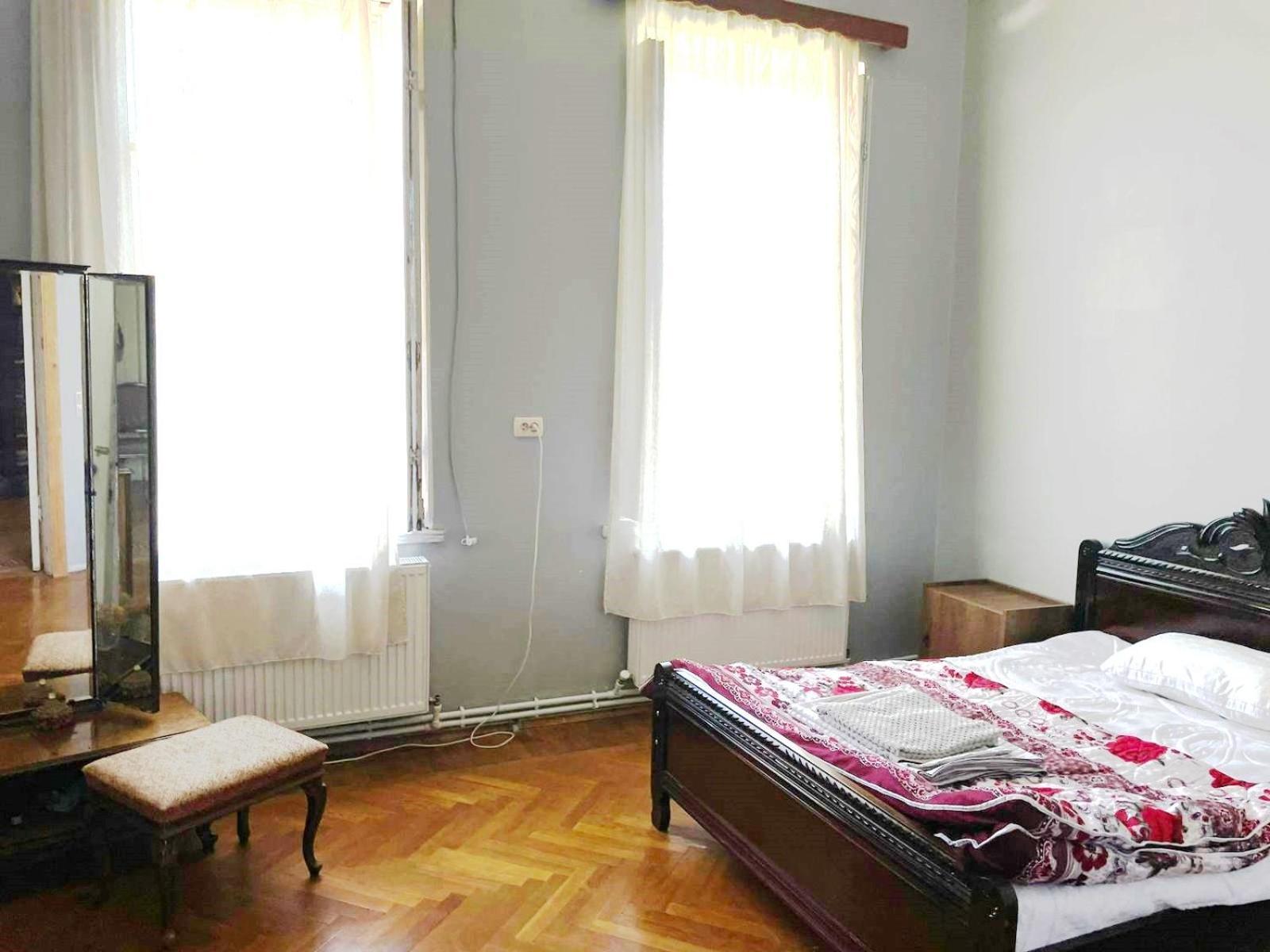 Guest House Tall Rooms Zugdidi Eksteriør bilde
